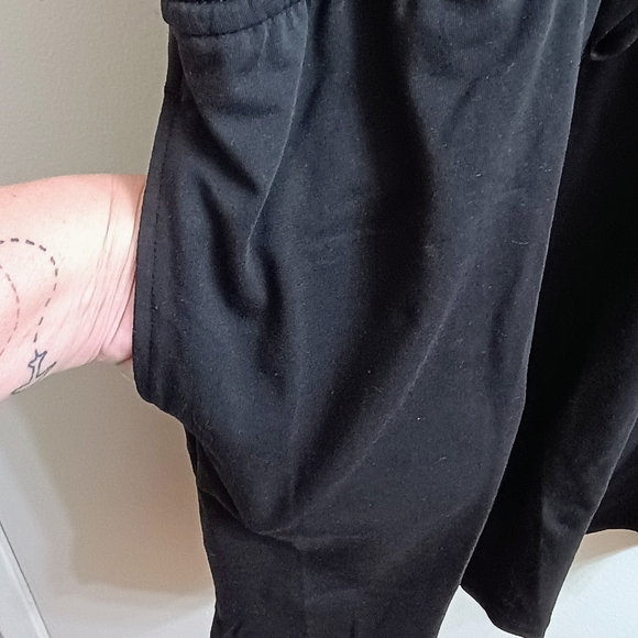 Chic Black Sleeveless Mini Dress - Picture 6 of 6